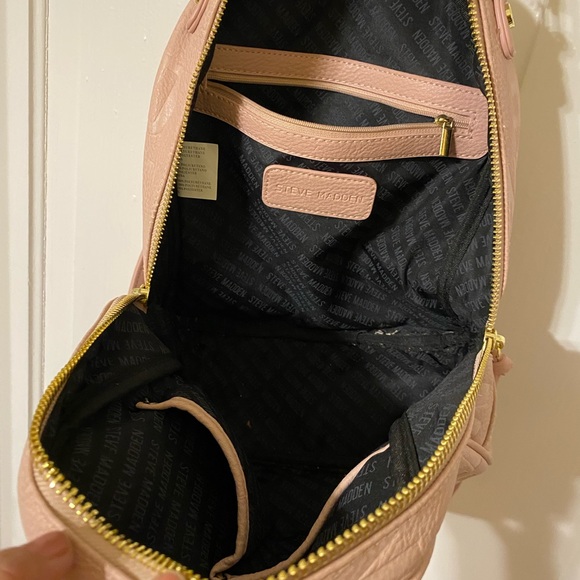 STEVE MADDEN BLUSH LOGO MEDIUM BACKPACK - Picture 11 of 14